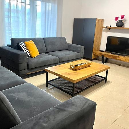 Onar Luxury Apartment Néa Péramos Bagian luar foto