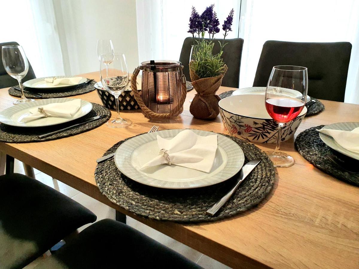 Onar Luxury Apartment Néa Péramos Bagian luar foto