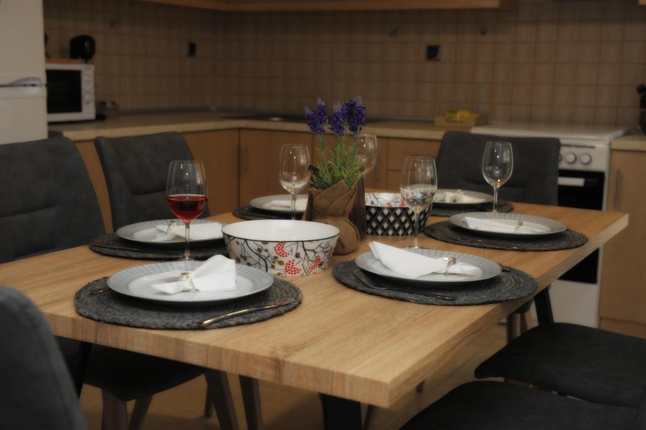 Onar Luxury Apartment Néa Péramos Bagian luar foto