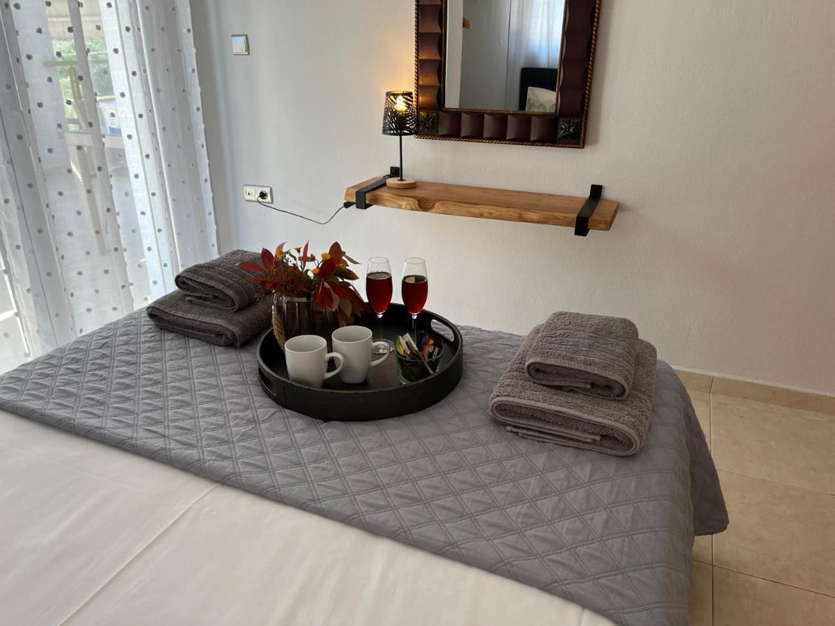 Onar Luxury Apartment Néa Péramos Bagian luar foto