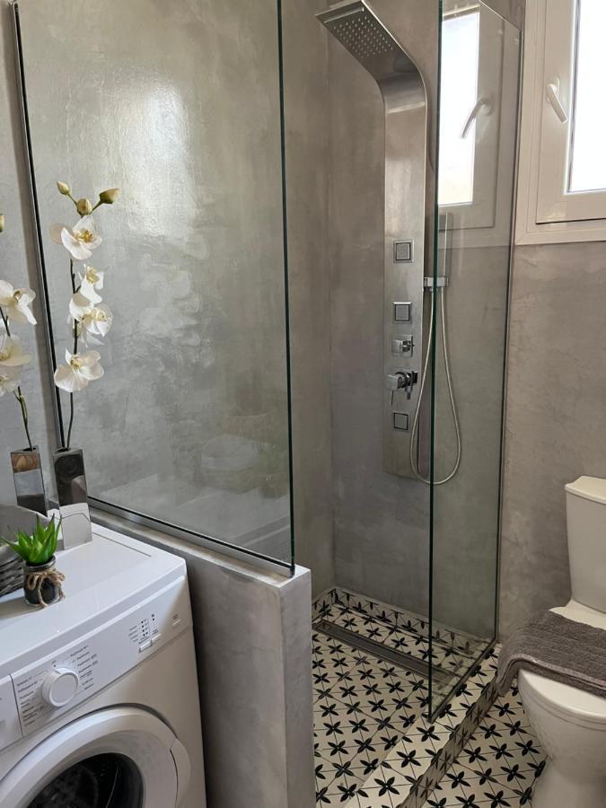 Onar Luxury Apartment Néa Péramos Bagian luar foto