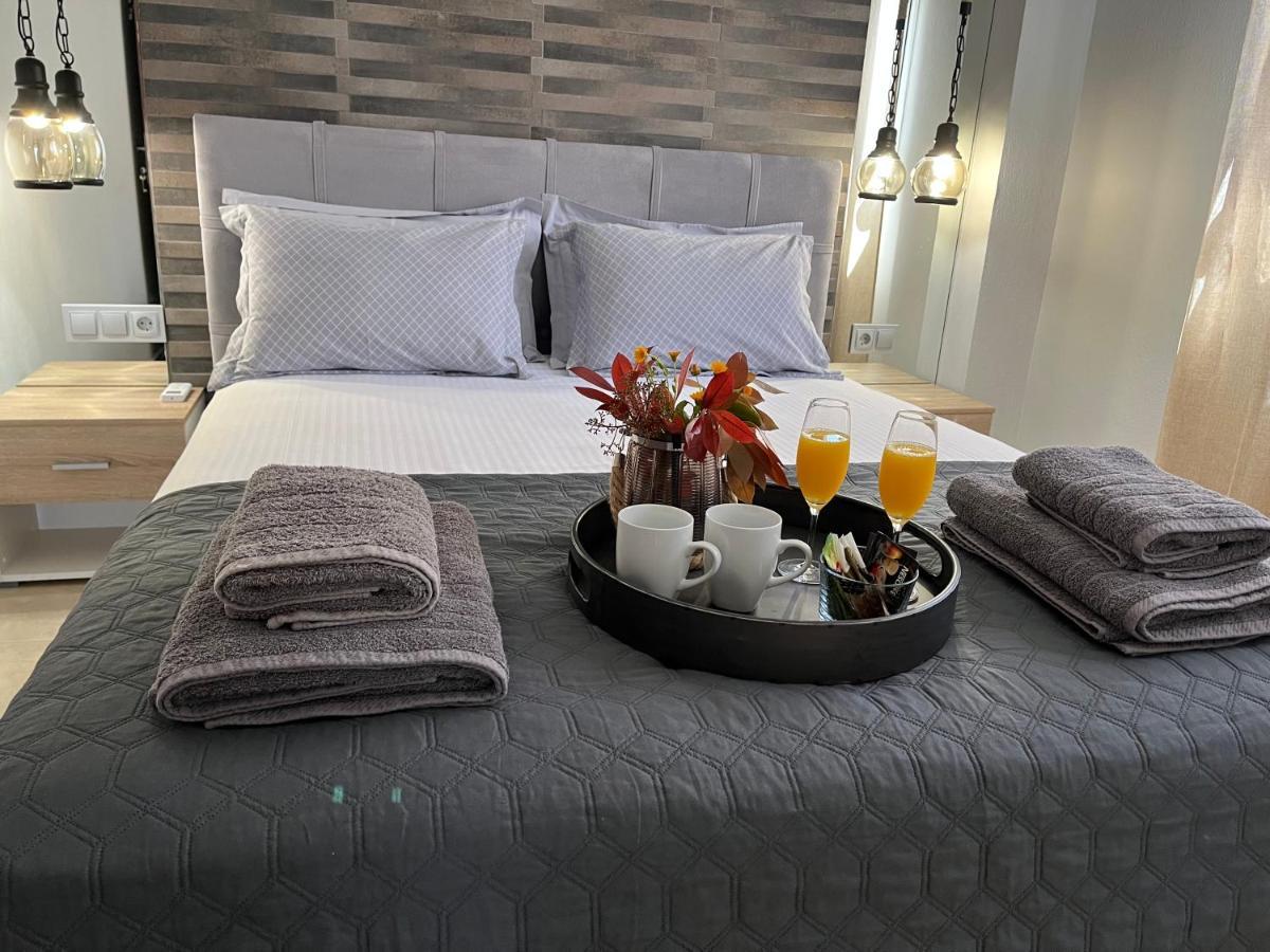 Onar Luxury Apartment Néa Péramos Bagian luar foto